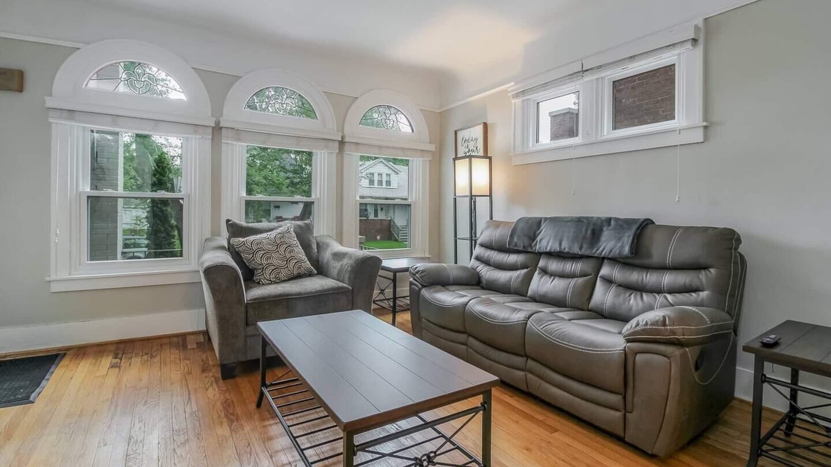 Grosse Pointe House | ★Grosse Pointe Getaway★ ★Downtown Detroit Close★