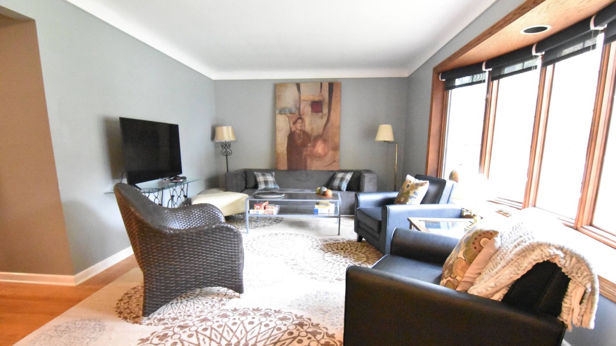 Harper Woods House | Grosse Pointe area updated ranch