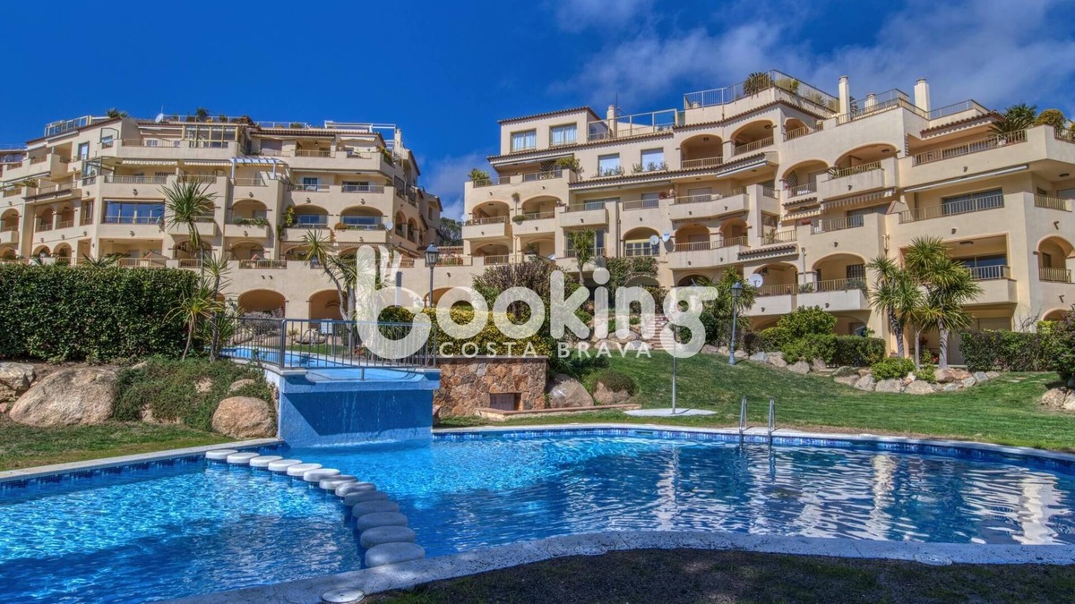 Sant Feliu de Guixols Apartment | GROUND FLOOR WITH TERRACE FOR 4 PEOPLE WITH SEA VIEWS AND AT THE FOOT OF THE POO