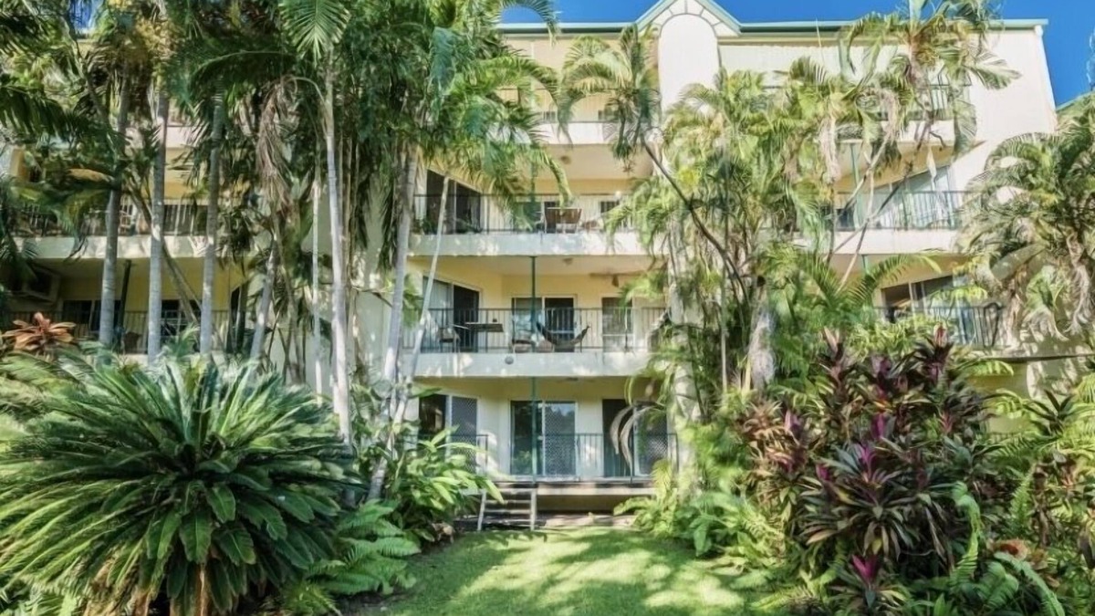 The Gardens Apartment | Ground Floor 2-Bed Tropical Oasis at the Botanic Gardens