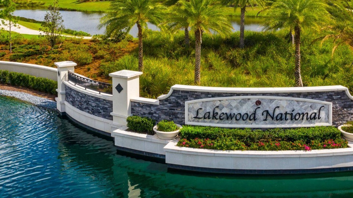 Lakewood Ranch Condo | Ground Floor 2BR/2BA Condo With Golf/Tennis/Fitness Membership Available