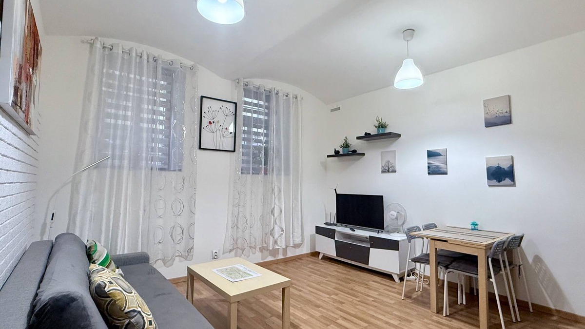 Zizkov Apartment | Ground Floor Apartment