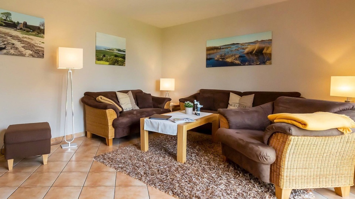 Thiessow Apartment | Ground floor apartment - house south beach