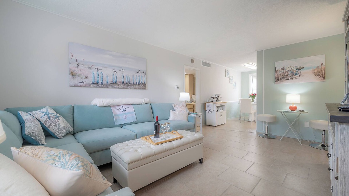 St. Pete Beach Condo | Ground Floor Beach Condo @ Friendly Native St Pete Beach