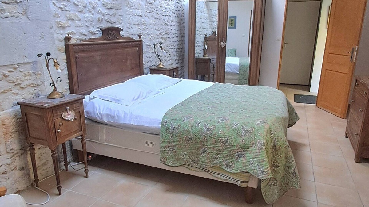 Cherac Other | Ground floor bedroom, Acacia. Bijoux Bed & Breakfast large garden, accepts dogs.