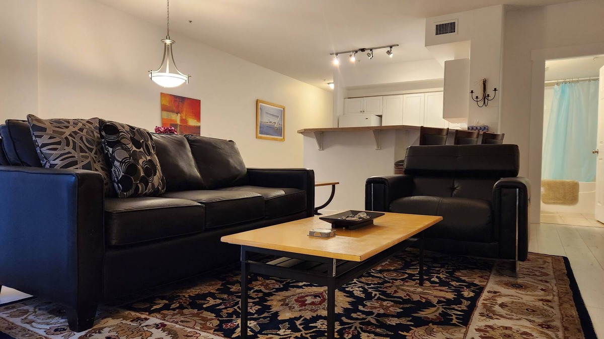 North End Condo | Ground Floor Condo in the Discovery Bay Resort- 90 Day Min -