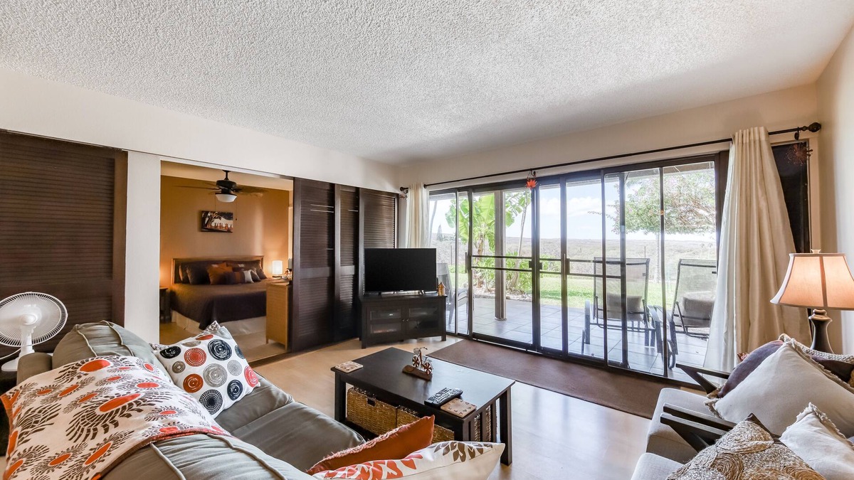Maunaloa Condo | Ground-Floor Condo w/Ocean View, Lanai, Shared Pool/Hot Tub - Walk to Beach