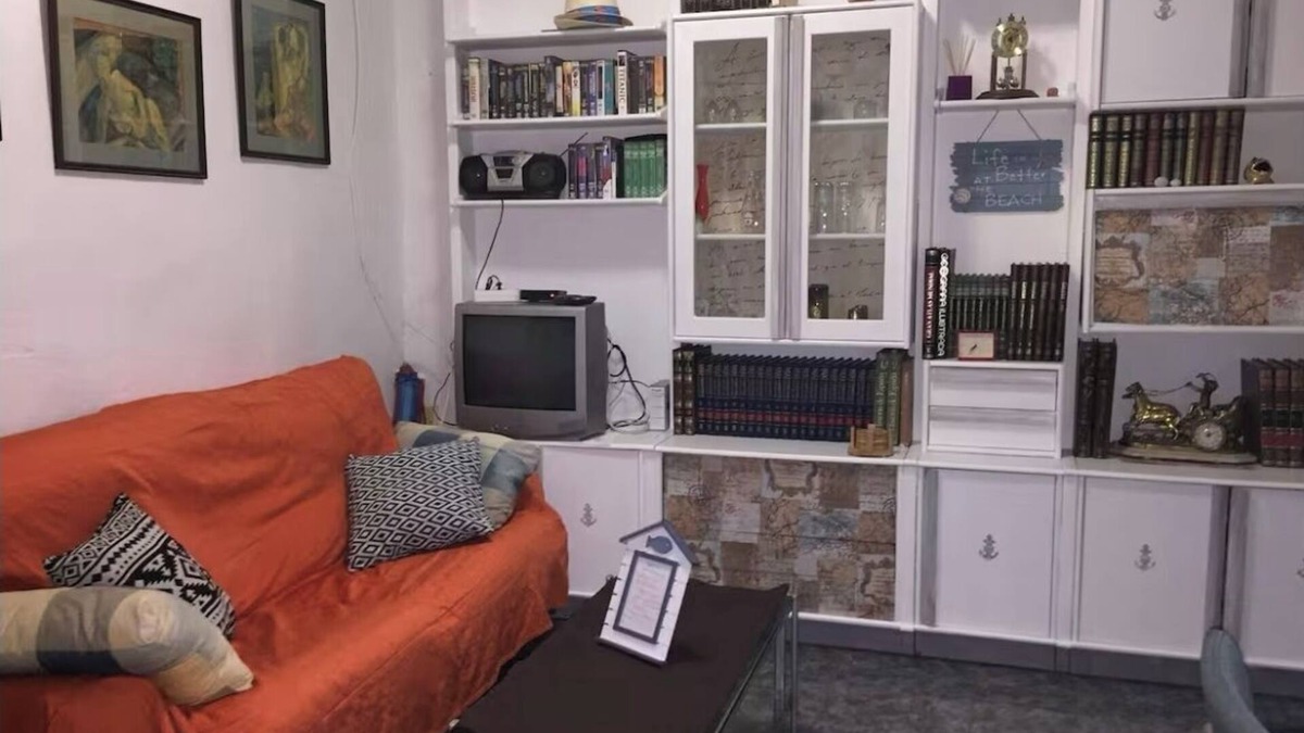 Campoamor Apartment | Ground floor with patio next to the Auditorium (ADDA)