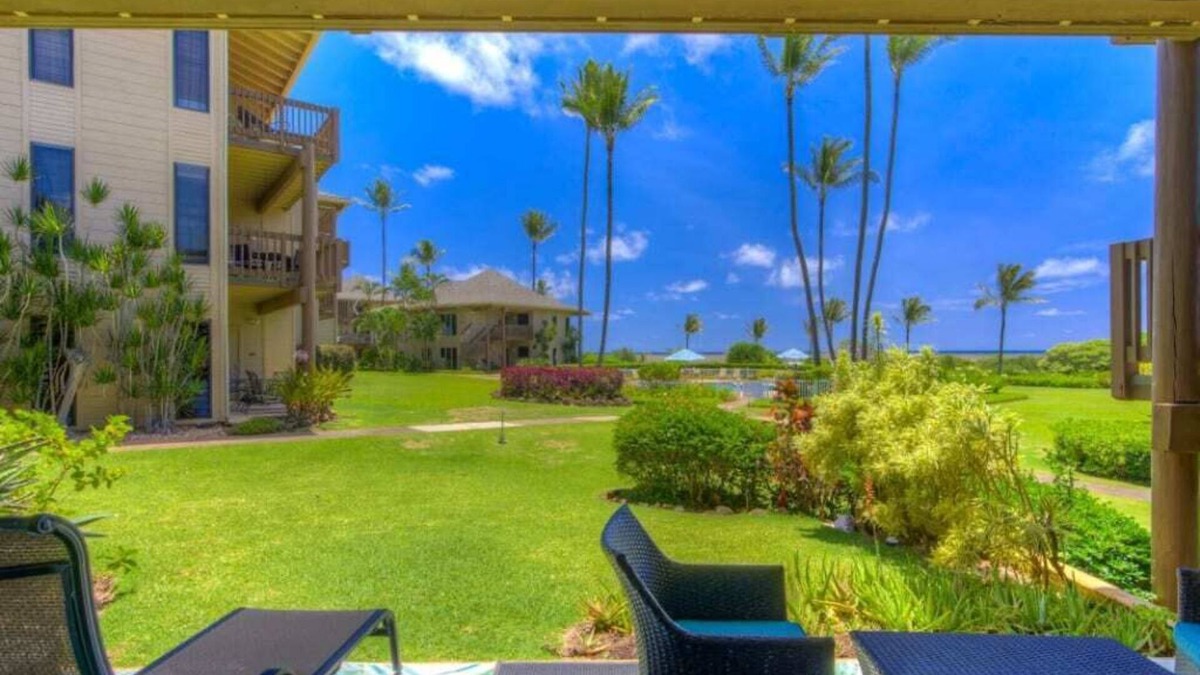 Lihue Condo | Ground-Floor Ocean View W/Lanai–Kaha Lani #105