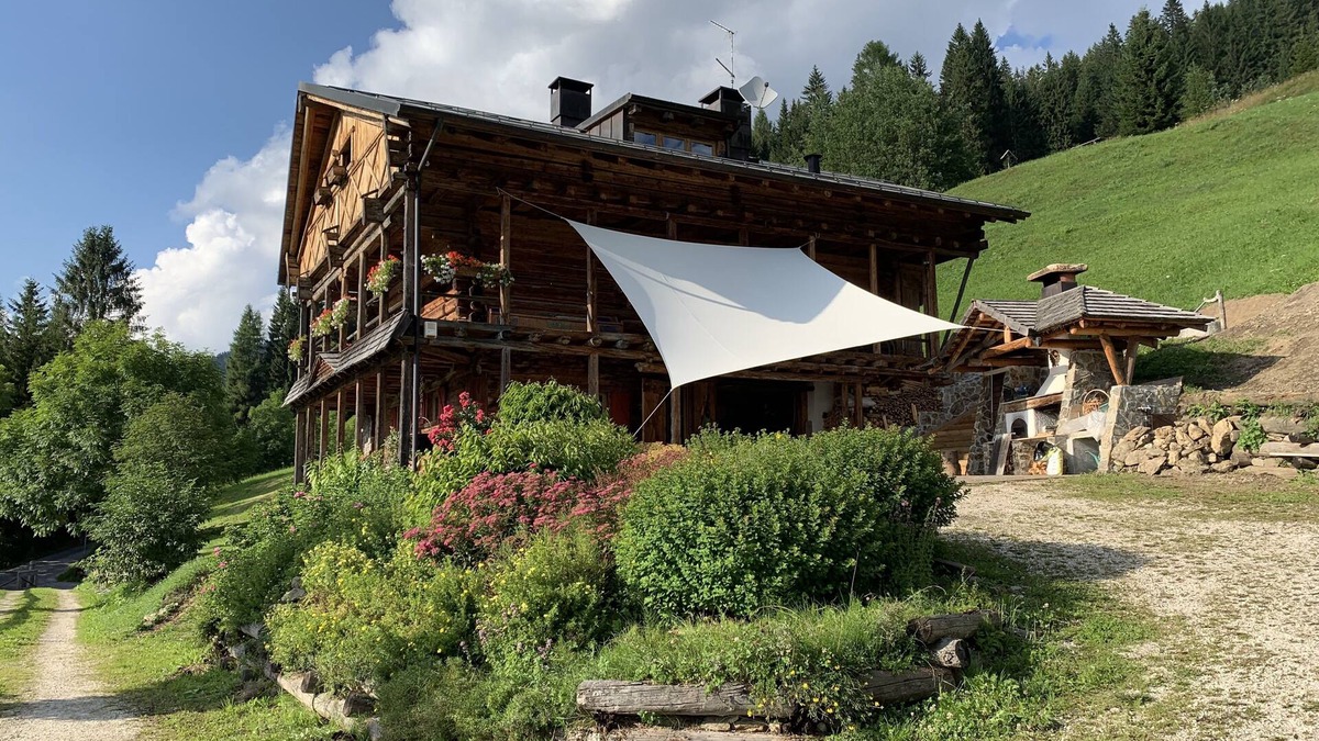 Santo Stefano di Cadore Ski Chalet | ground floor studio apartment