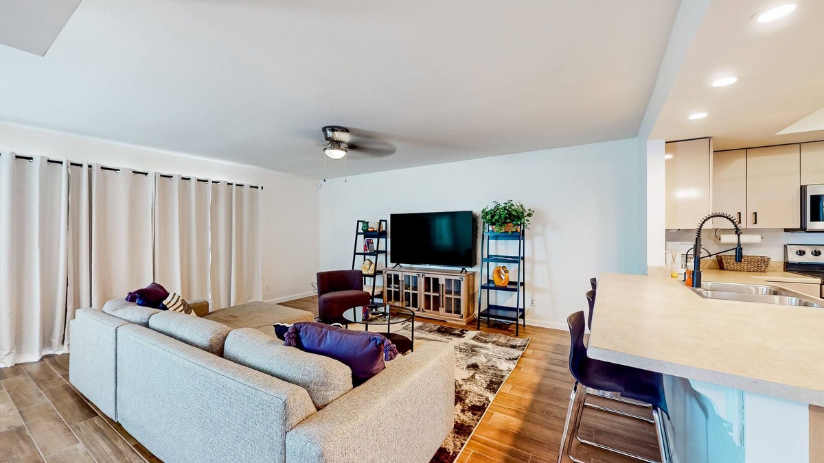 Tempe House | Ground-floor townhome with private yard/patio & on-site pools - dog-friendly