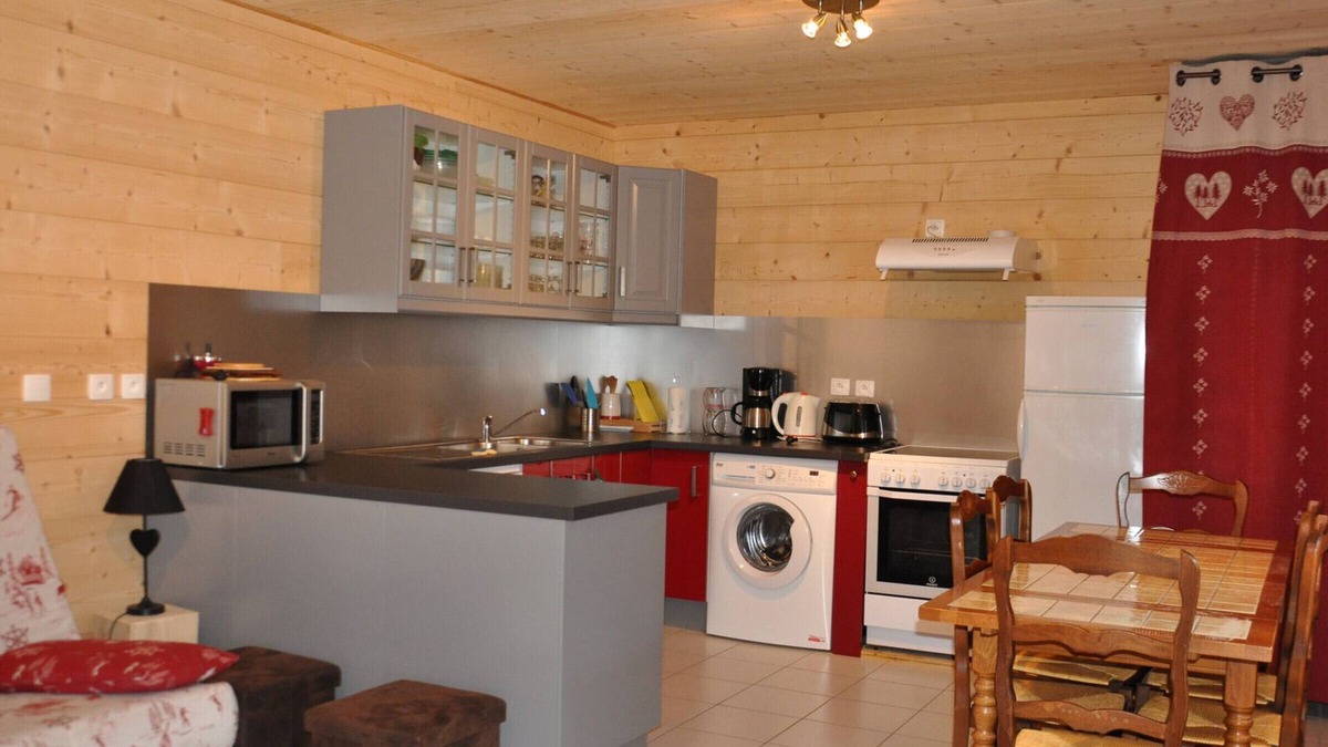 La Chapelle-d'Abondance Apartment | Ground Floor Apartment with Multi Pass at €3/Day/Person, Near Portes du Soleil Resorts!