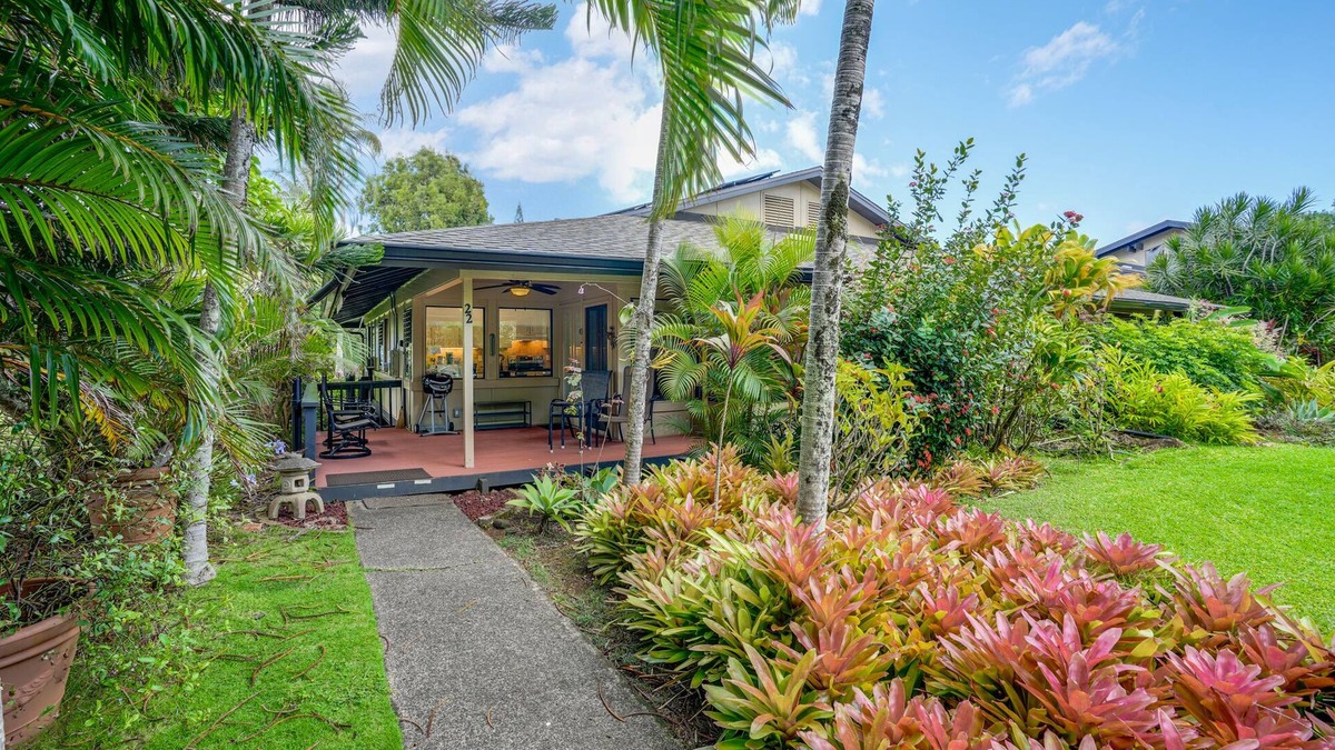 Queen Emmas Bluffs Condo | Ground Level Condo Near the Pool!