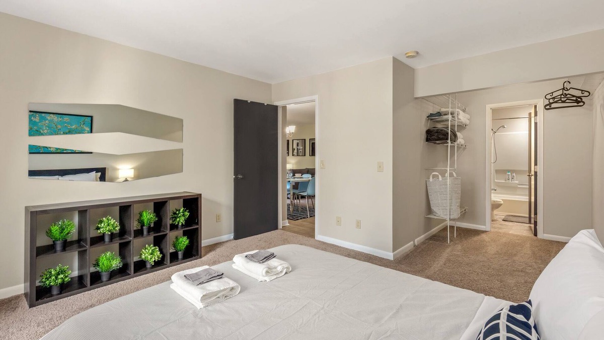 Chapel Hill Apartment | Ground Level UNC 2BR 2BA w/Pool - Pet Friendly