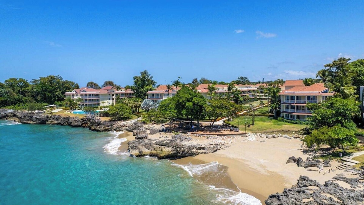 Los Brazos Apartment | Groundfloor condo on the beach, 3BD/3BT, pool, near everything in Sosua