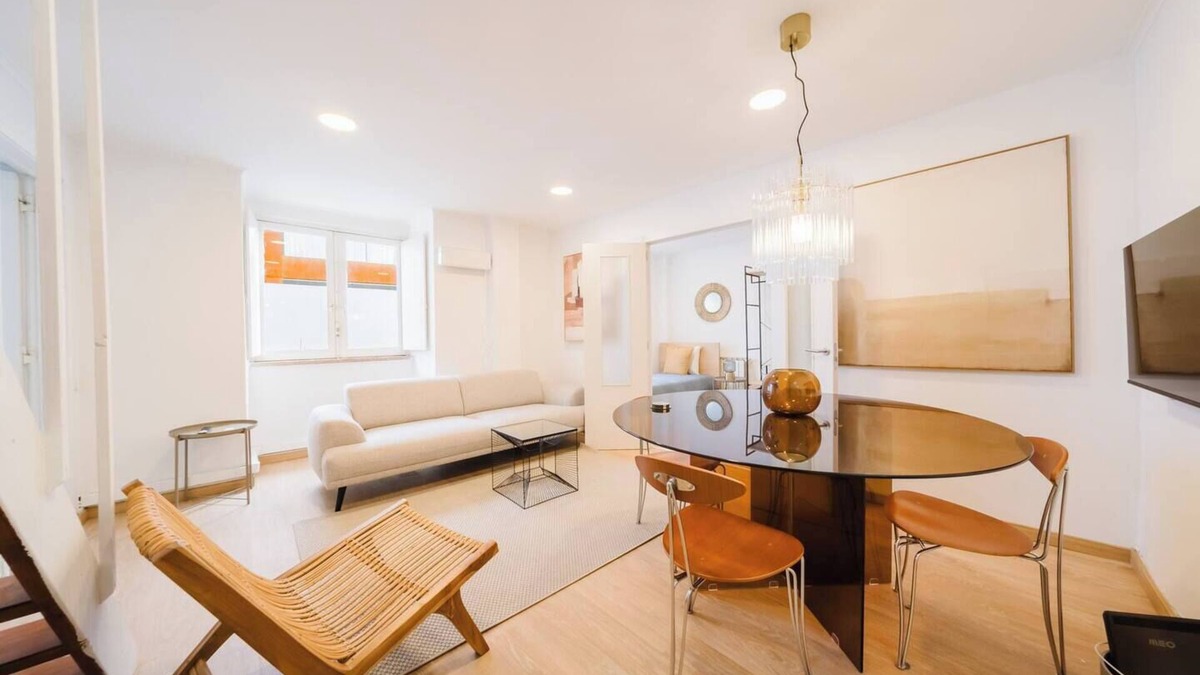 Socorro Apartment | Group-Friendly 4BR Lisbon Duplex + Castle View