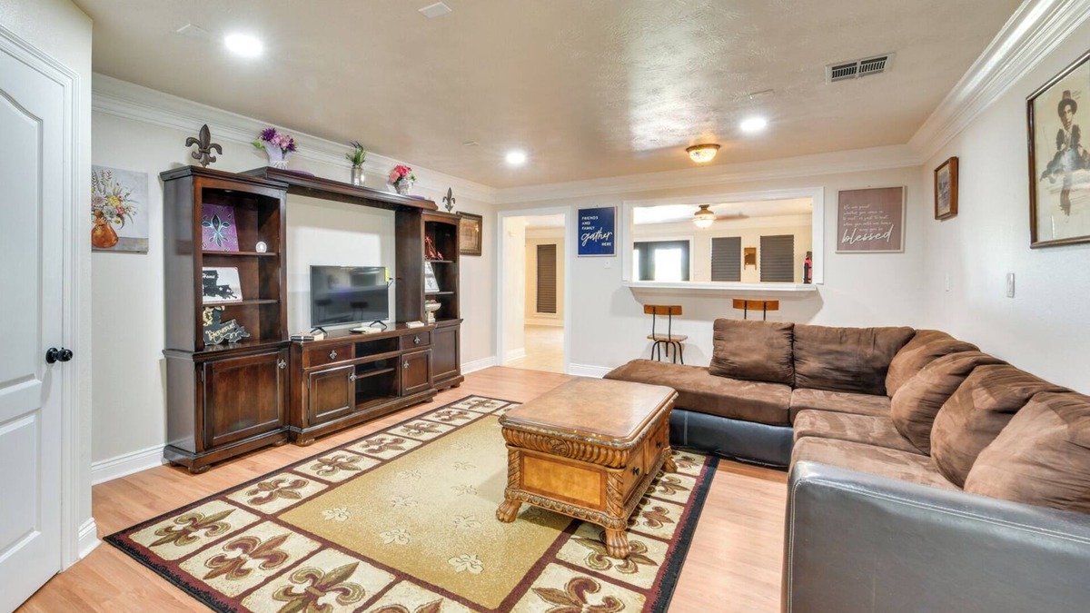 Lacassine House | Group-Friendly Louisana Hideaway: Hunt & Fish!