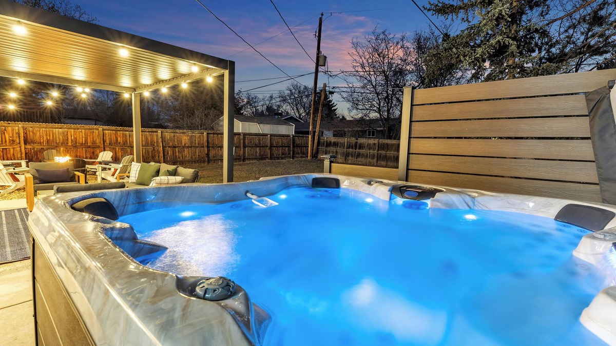 Arvada House | Group Getaway HotTub FirePit ~20min to Denver!