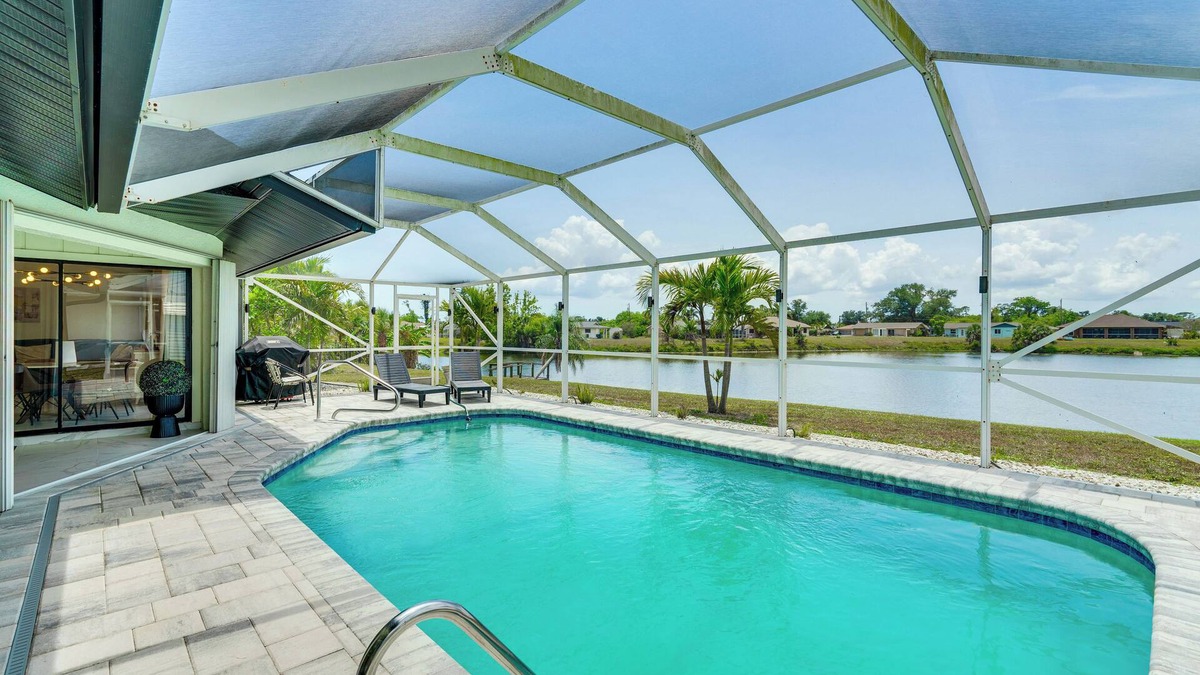Charlotte County House | Group Getaway: Luxe Lakeside Gem in Port Charlotte