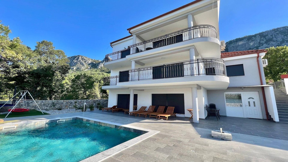 Bribir House | Group holiday villa with pool