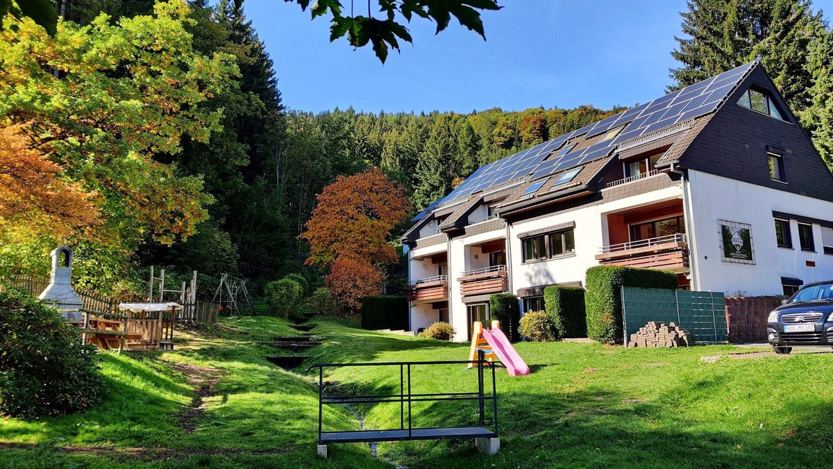 Elpe House | Group house for 21 or 32 people in the middle of Sauerland with forestgarden
