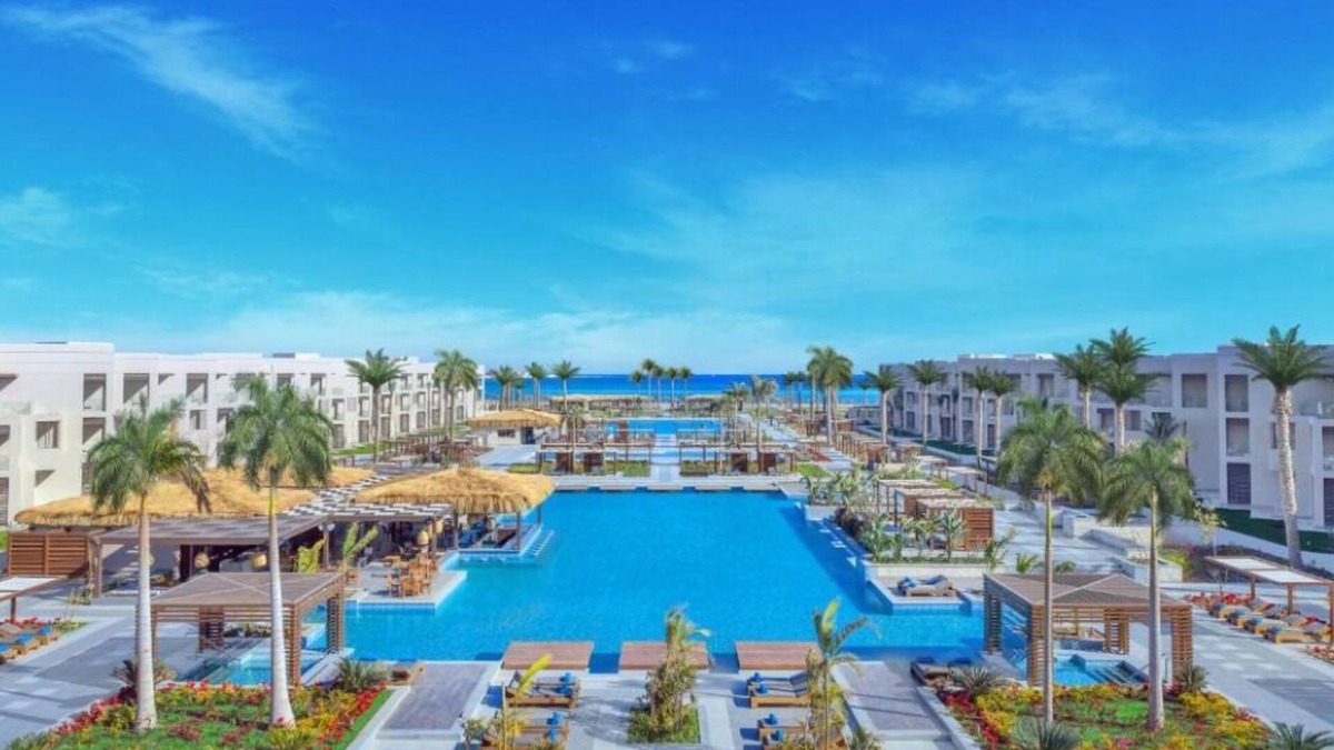 Soma Bay Hotel | Group Stay in 4 Pool-View Rooms | Private Beach, Spa & Diving Spots Access