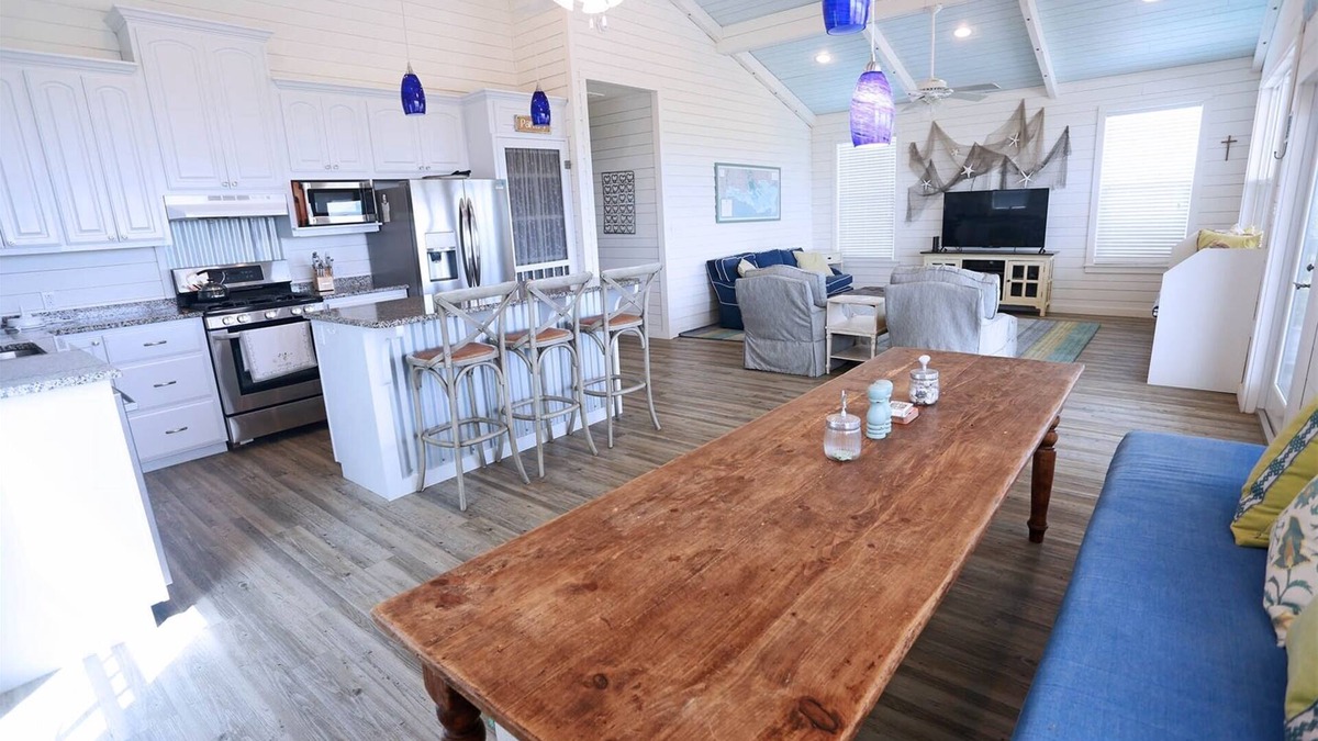 Grand Isle House | Group Therapy - Easy Beach Access - Island Realty