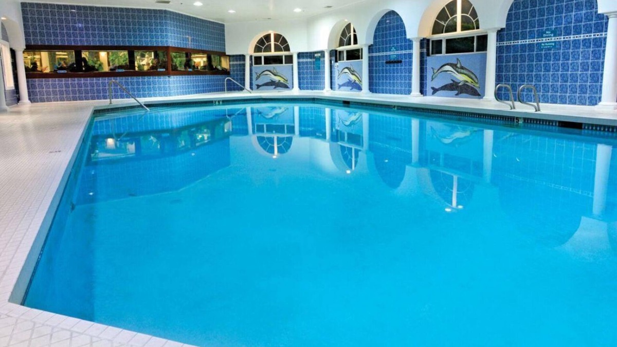Ocean Shores Hotel | GROUPS BEACH ESCAPE! TWO UNITS, POOL, PARKING
