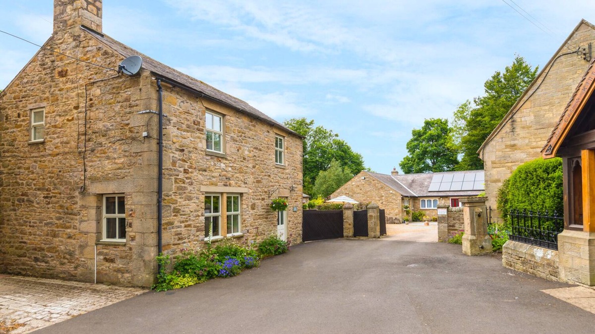 Catton Cottage | GROVE COTTAGE, pet friendly, character holiday cottage in Allendale