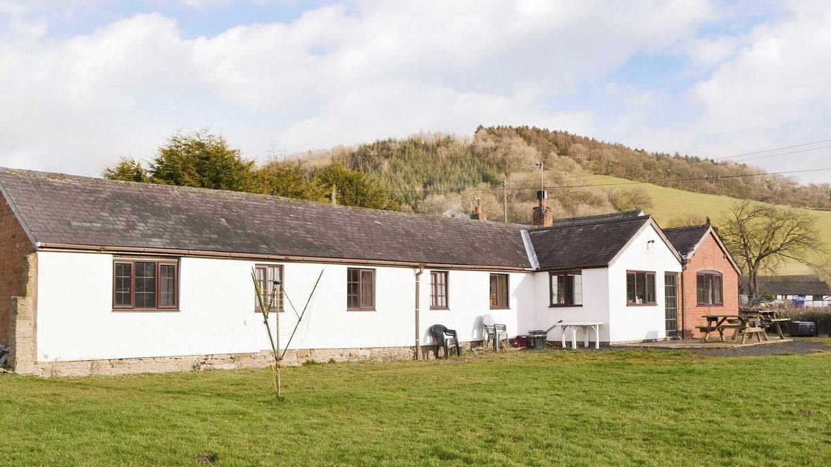 Acton Scott Cottage | Grove Sprightly Barn