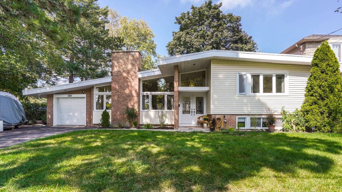 Richmond Hill House | GTA Getaway | Bright Entire Home for 5 in Richmond Hill