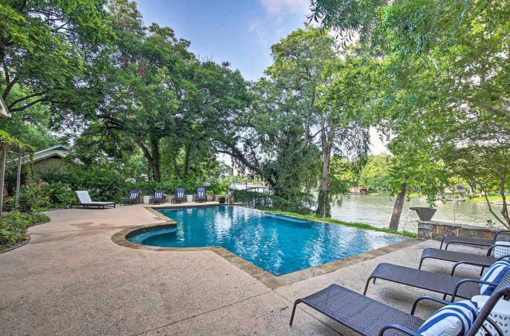 Seguin House | Guadalupe River Paradise with Hot Tub, Dock and Kayaks