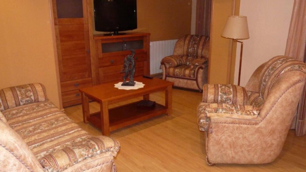 Barbastro Apartment | GUARA CASA CASTRO TOURIST APARTMENT, IN THE HEART OF SOMONTANO.