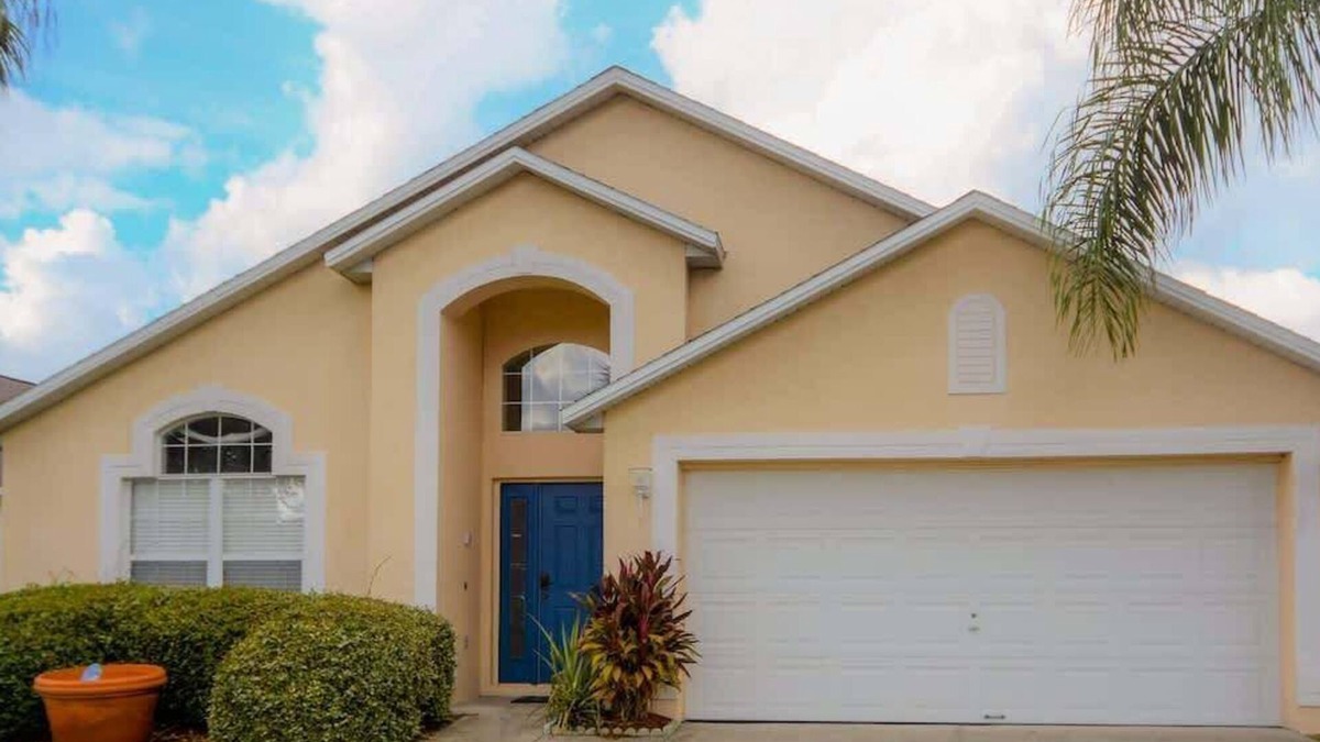 Lake Berkley House | Guard-Gated Resort:Private Pool & Free Wi-Fi!