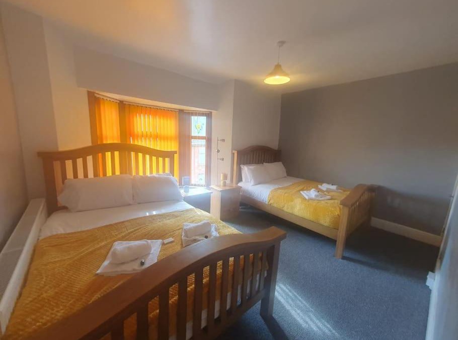 Six Bells House | Guardian View