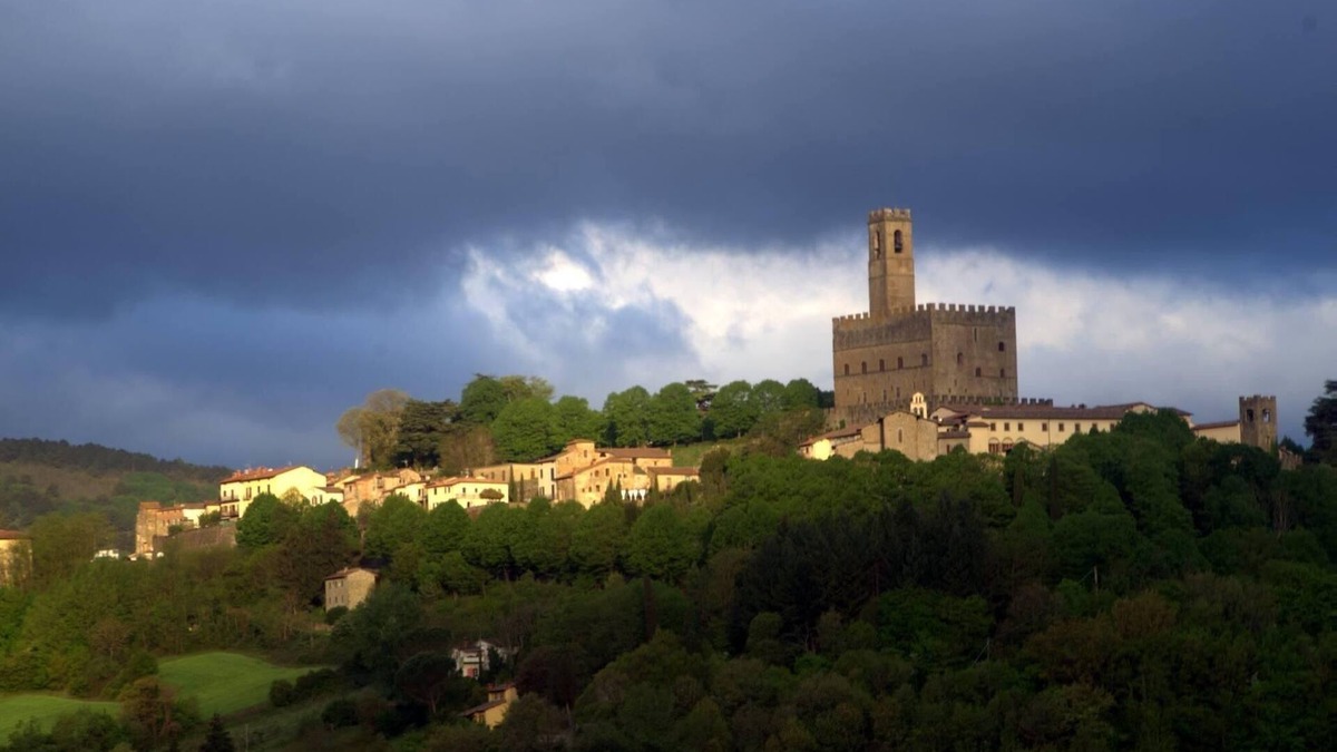 Porrena Apartment | GUELFI 6, apartment in the heart of the historic center of POPPI casentino