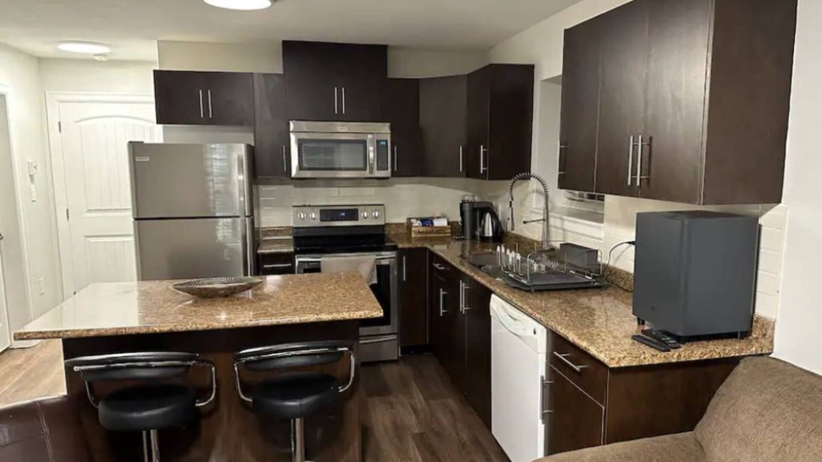 Lower Sumas Mountain Apartment | Guest apartment in Abbotsford