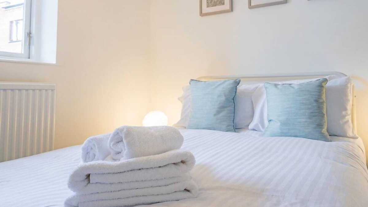 Worcester Apartment | Guest Homes | 2 Bed Apartment in Worcester