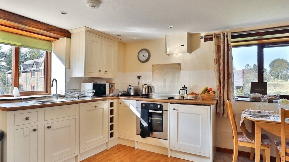 Ilfracombe House | Guest Homes | Lower Mill