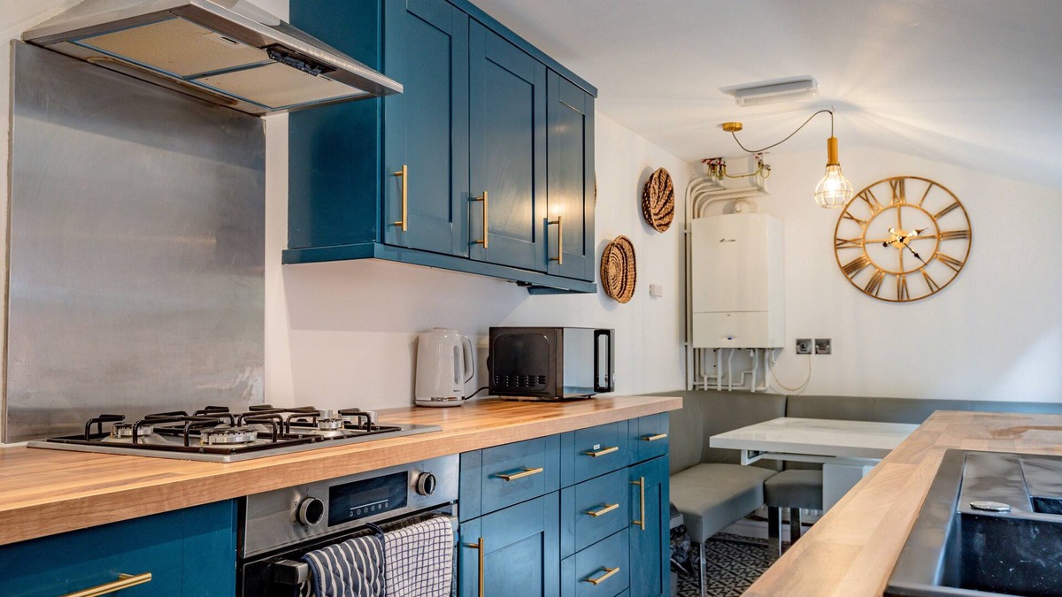 Worcester House | Guest Homes - Park Street, 5 Bed Worcester
