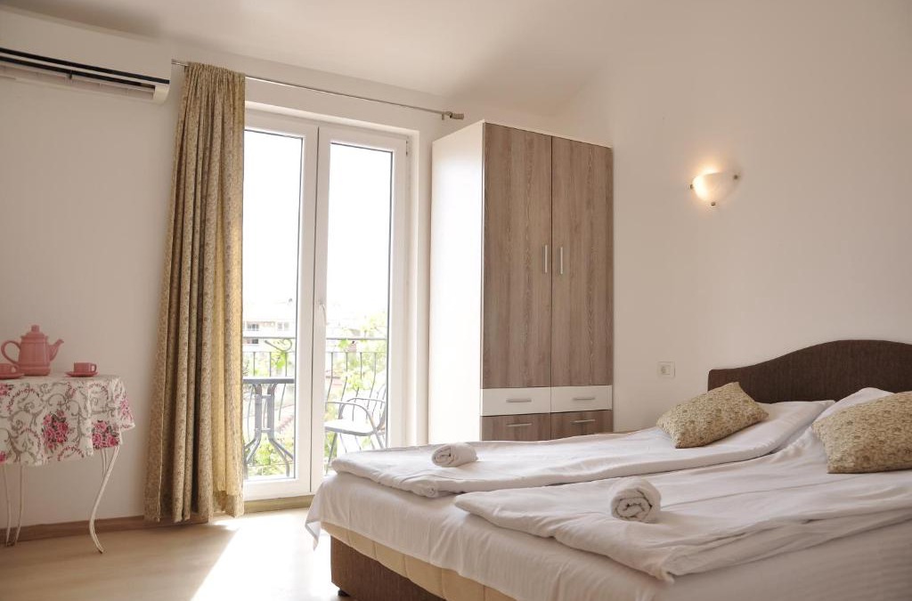 Lazi House | Guest House Damjana