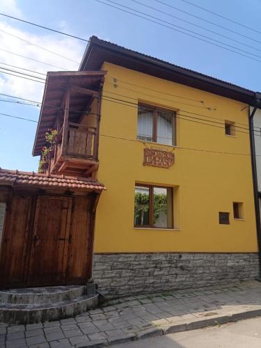 Dobrinishte House | Guest house Dinaya-2