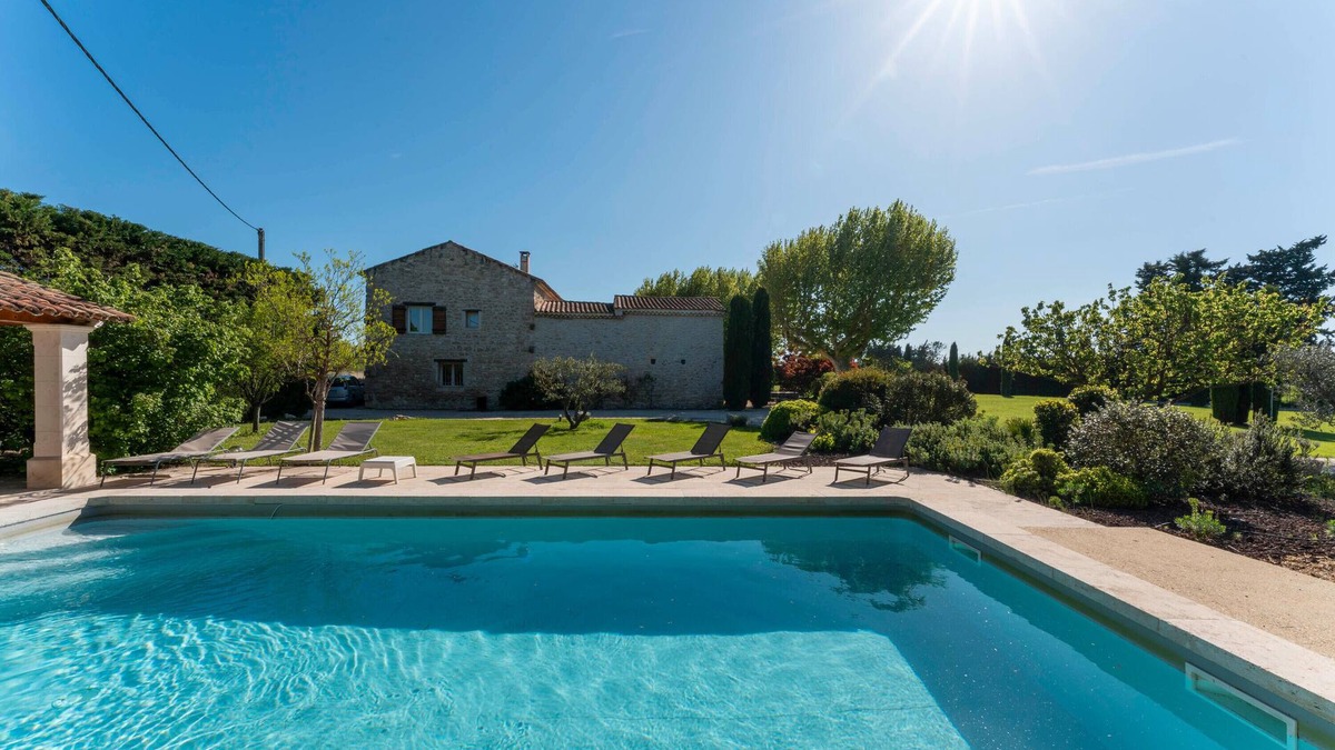 Caumont-sur-Durance House | Guest House 'Mas De Charme' with Private Pool, Private Garden and Wi-Fi