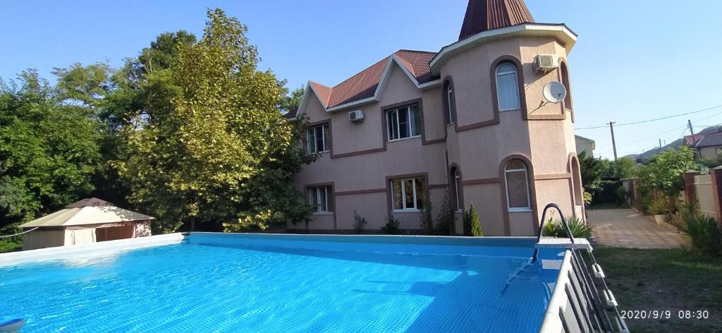 Bzhid House | Guest House Maria
