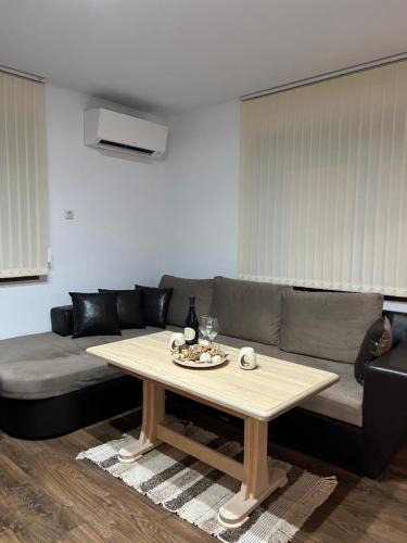 Devin Apartment | Guest House Tanevi