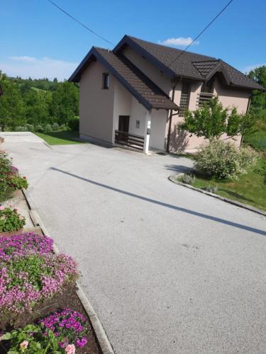 Slunj House | Guest House Tena