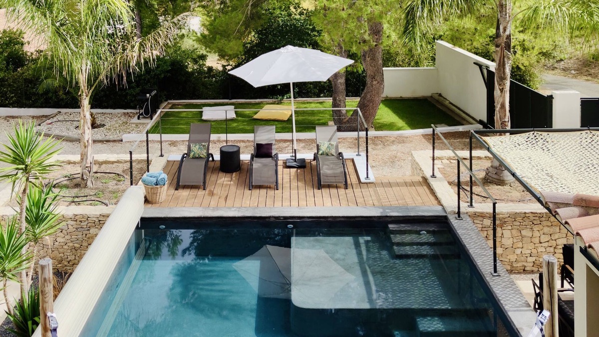 Langlade House | Guest house with heated pool near Nîmes
