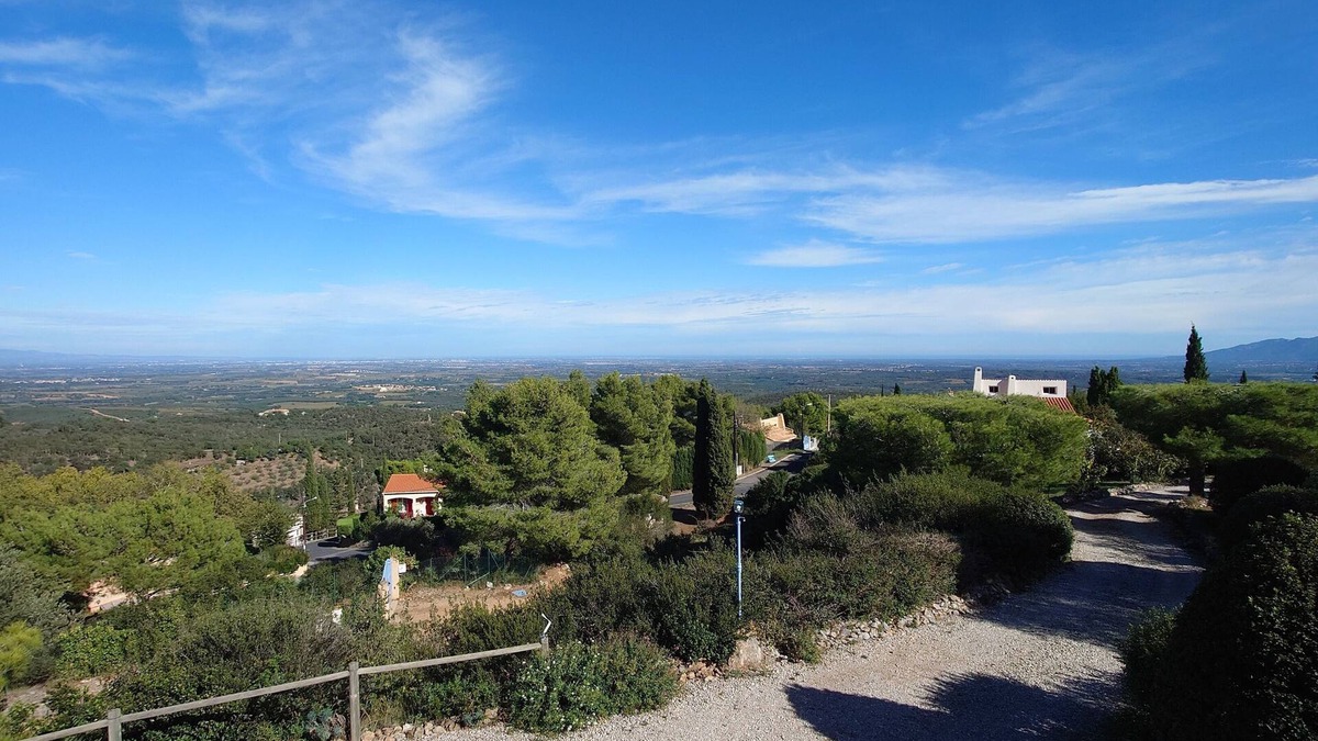 Llauro House | Guest house with swimming pool and panoramic view