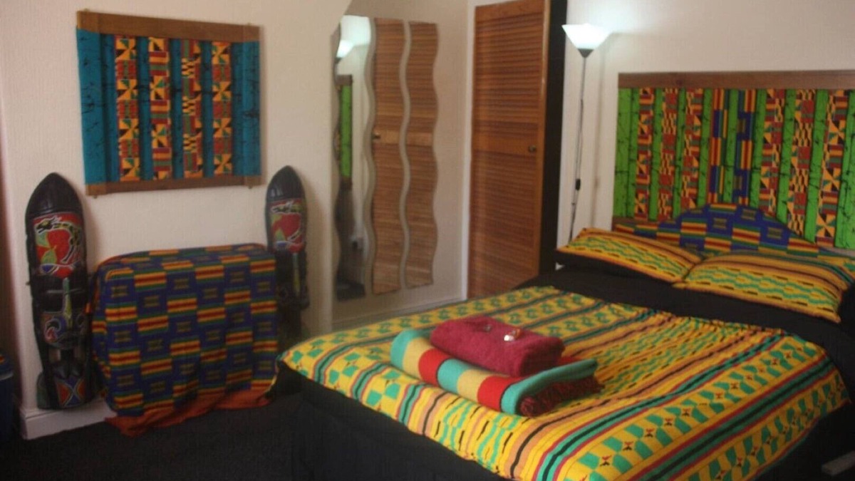 Bradford House | Guest is God in 2 bed house near Bradford Uni