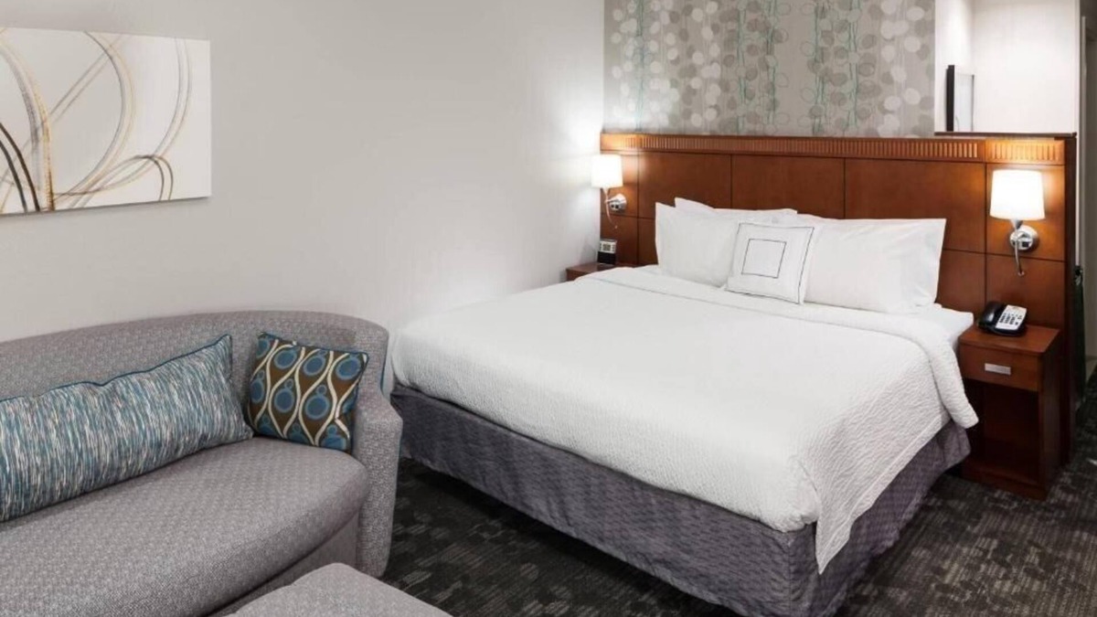 Ludlam Apartment | Guest Room Near Dolphin Mall MIA